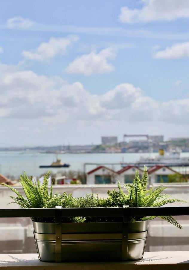 Luxury By Myplaceforyou, Very Quiet, Close To Time Out Market * Lisbon